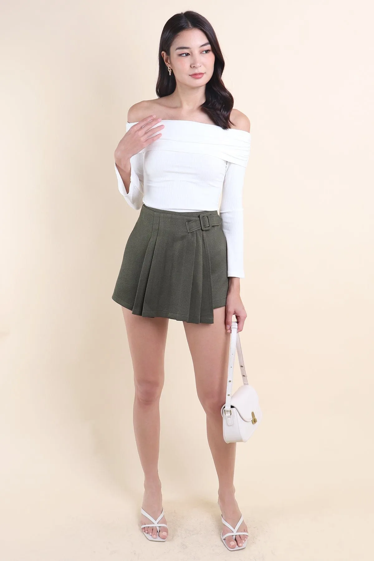 CARINNE PLEAT BELTED SKORTS IN OLIVE