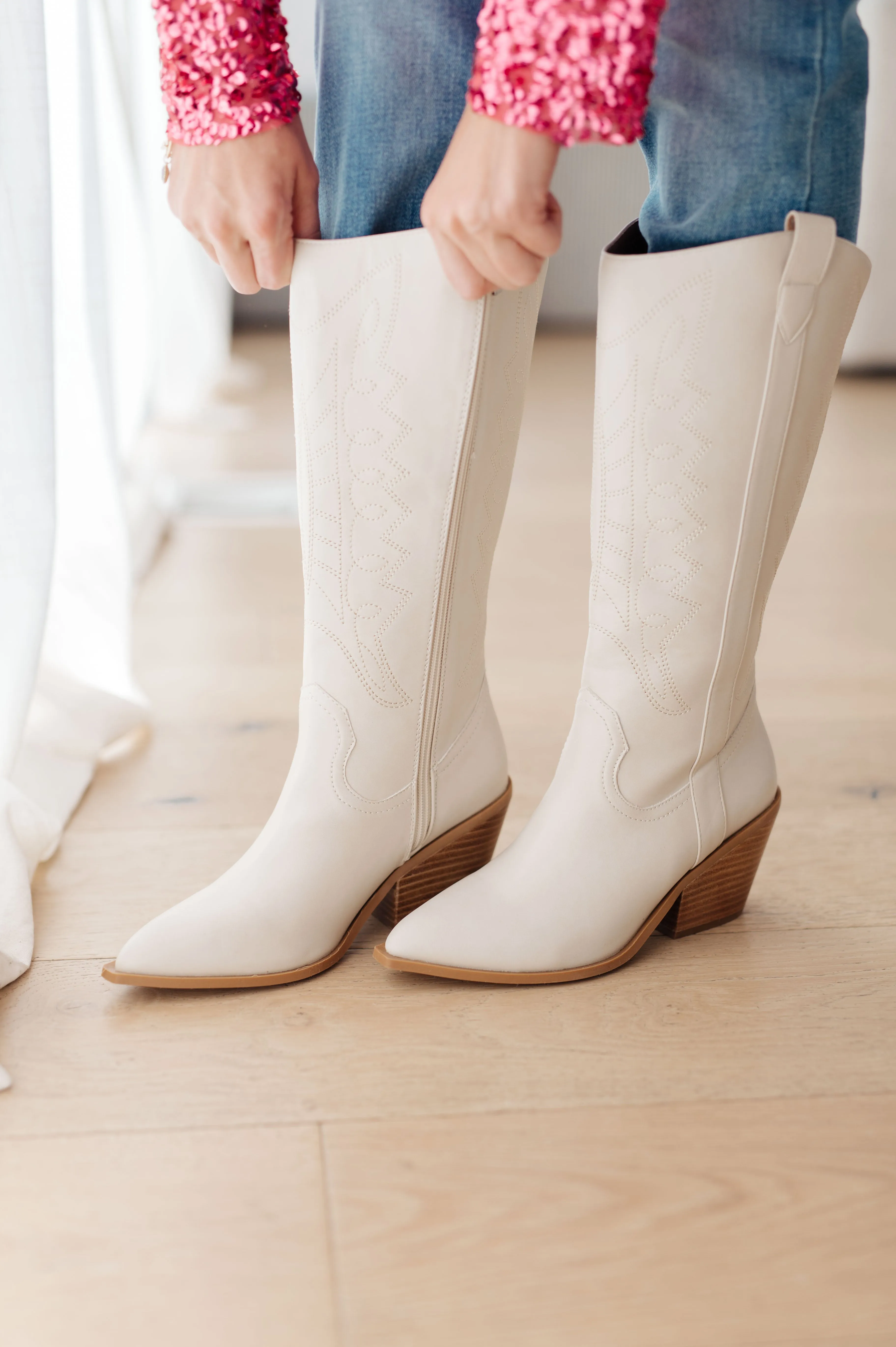 Cowgirl Boots in Off White